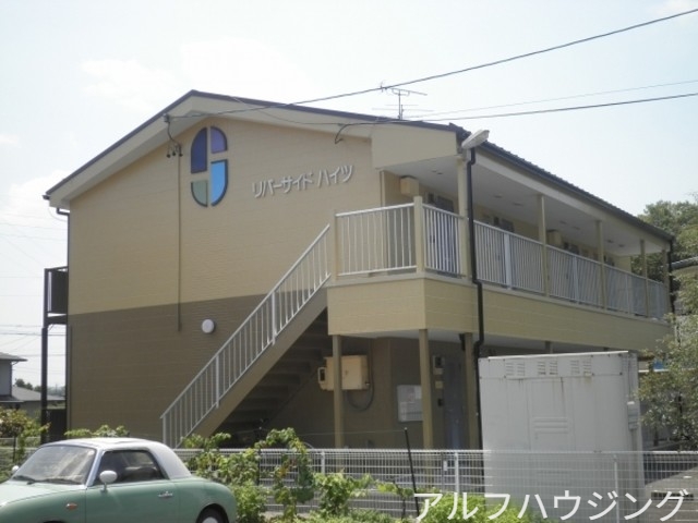 リバーサイドハイツの外観