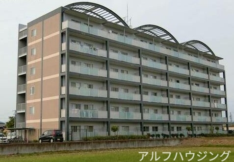 マンションエルガーデンの外観