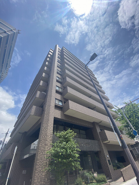 リーガル西梅田の外観