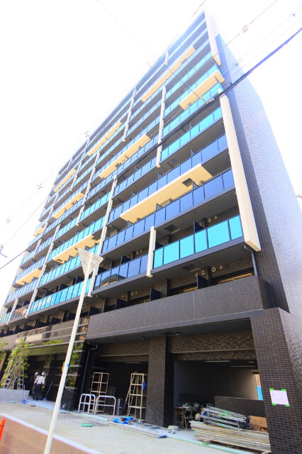 プレサンス西中島南方セレストの外観