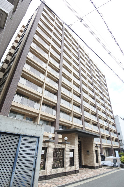 アーバンフラッツ西中島の外観
