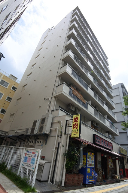 サンフラッツ新大阪本館の外観
