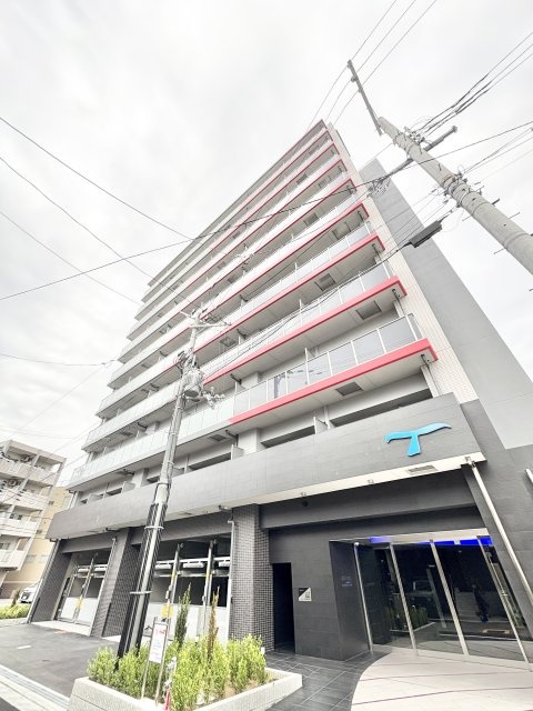 セレニテ江坂エクラ