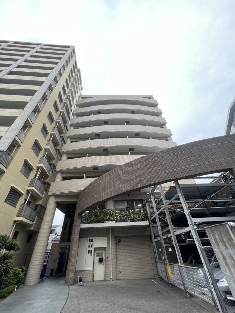 ティラヴェント北梅田の外観