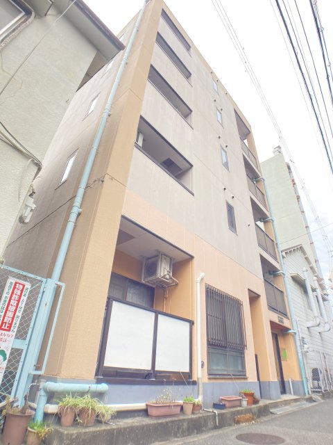 クロワール北梅田の外観
