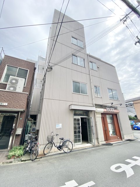 パルハイツの外観