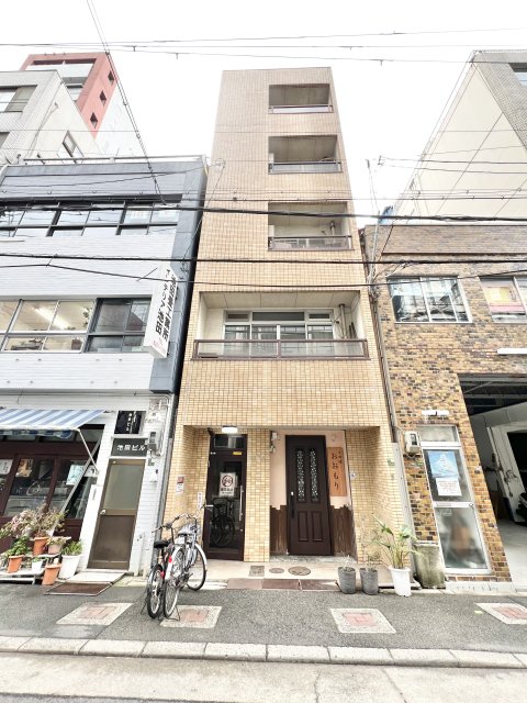 アストロビルの外観