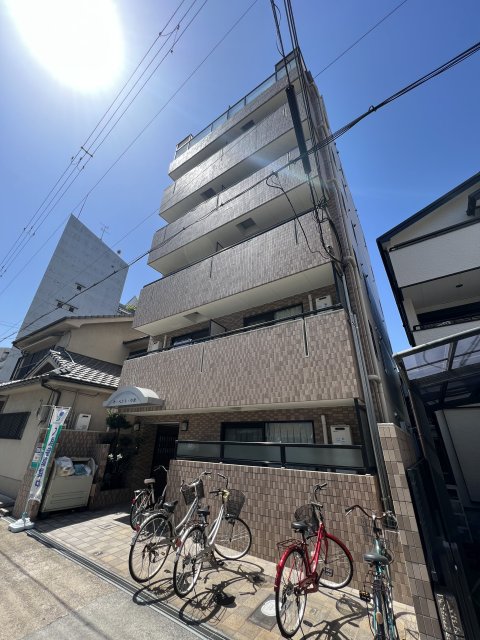 サーペント中津の外観
