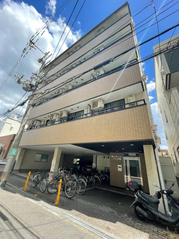 サンライズハイツ２号館の外観