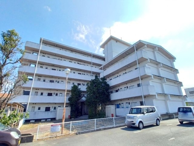 ラルーシア高茶屋Ａの外観