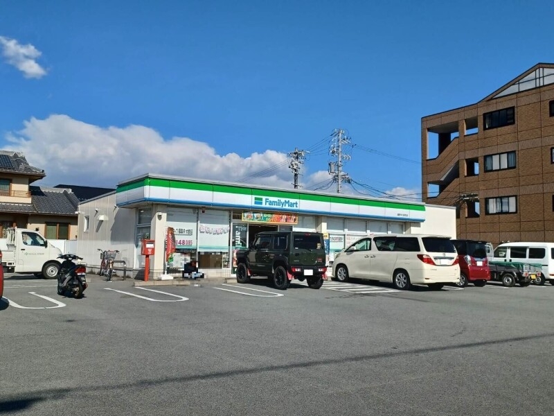 ファミリーマート嬉野中川新町店 ファミリーマート嬉野中川新町店