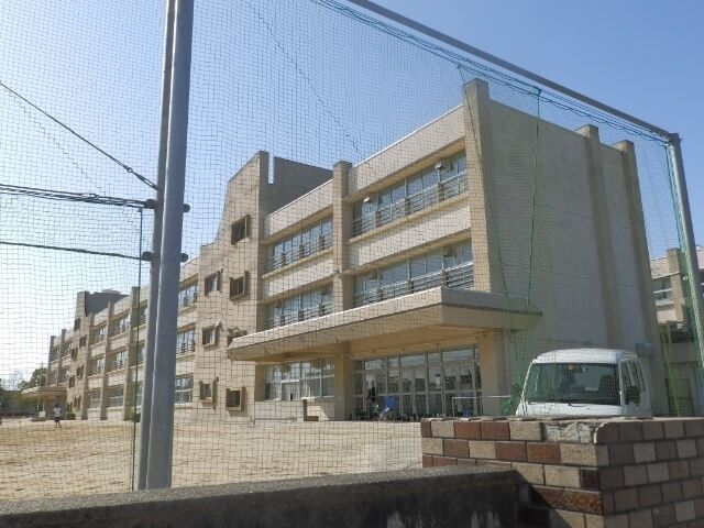 津市立橋南中学校 津市立橋南中学校