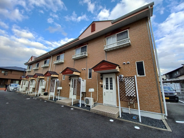 Ｃｈａｒｍａｎｔ東浦の外観