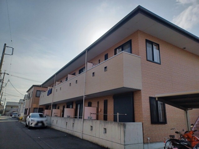 ｉｚｍ　ＨＩＮＡＧＡ　Ｂ棟の外観