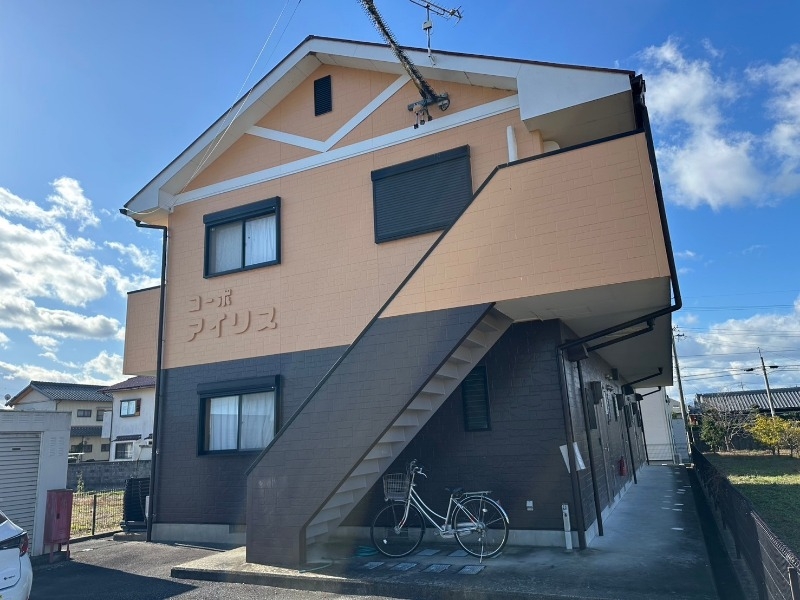 コーポアイリスの外観