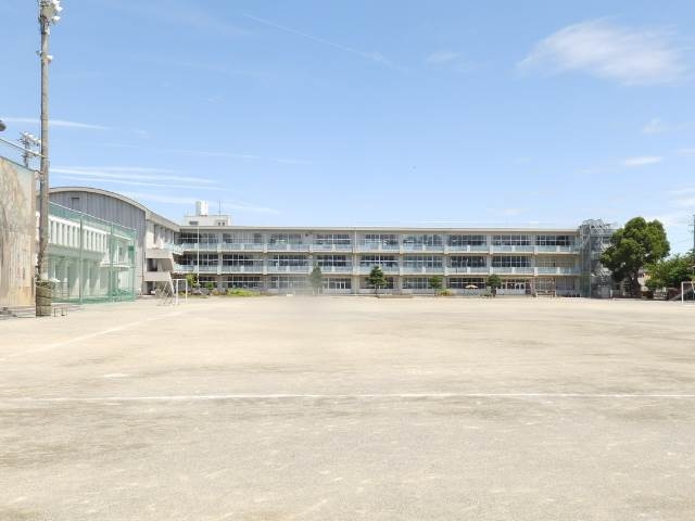 伊勢市立御薗小学校 伊勢市立御薗小学校