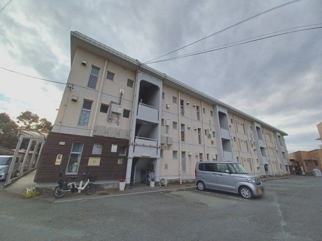 勢田パークマンションＡ棟の外観