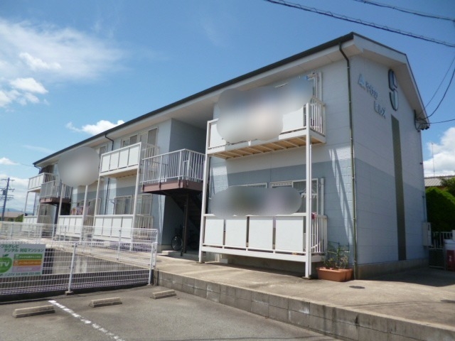 やけのヒルズの外観