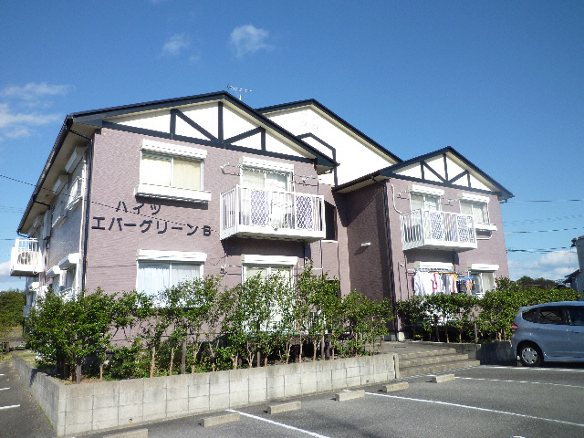 エバーグリーン久居Ｂ棟の外観