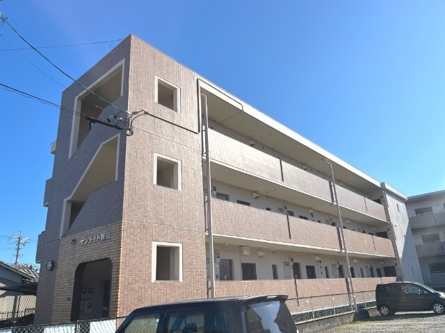 サンライト城山の外観
