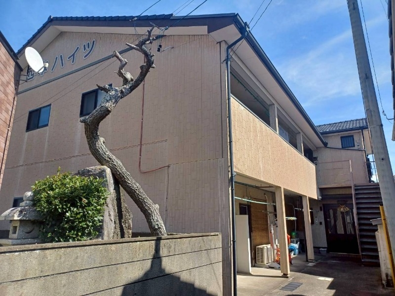 西本ハイツの外観