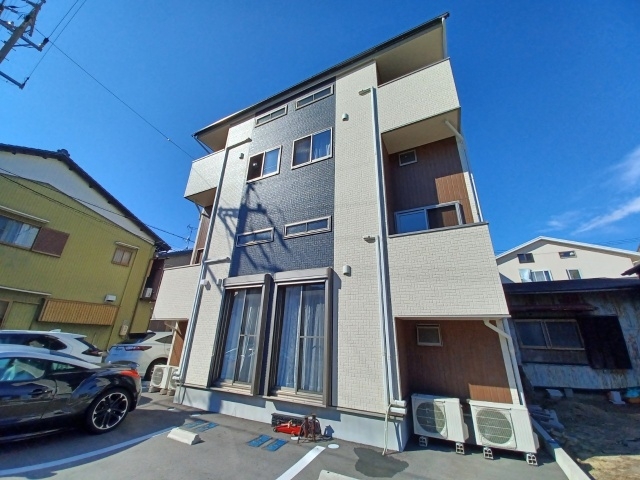 サンアリーナ桑名イーストの外観