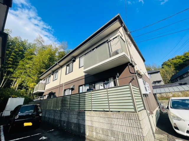 シャトル新田　Ａ棟の外観