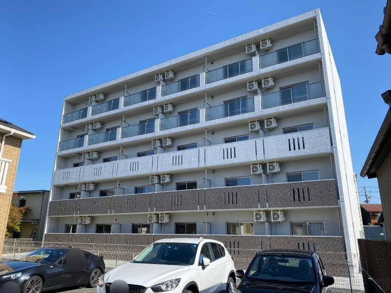 メゾンモンマルトル江場の外観