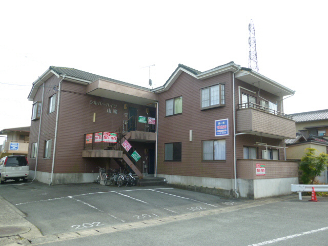 シルバーハイツ山室の外観