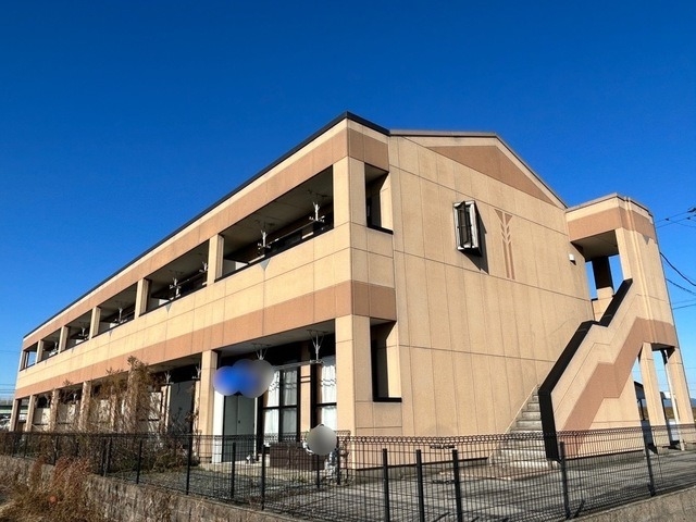 ヴィラージュ三雲の外観