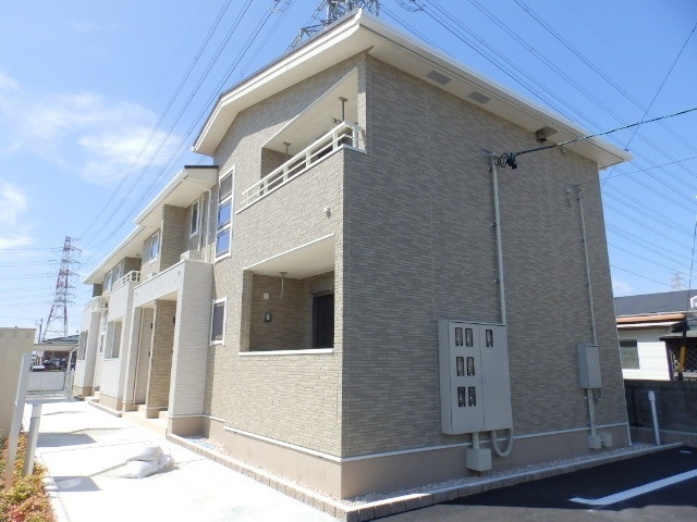 ツヴァイ中川の外観