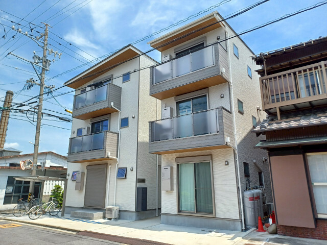 ＡＺＵＲ東富田の外観