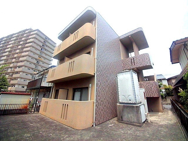 ユーミーフローラマンションの外観