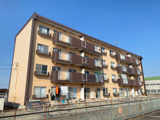 フィレンツェ桑名Ｂ棟の外観