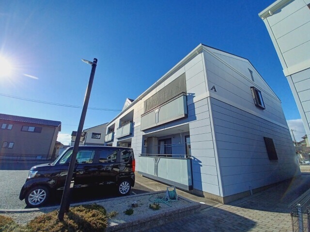 グローリアス山水Ａ棟の外観