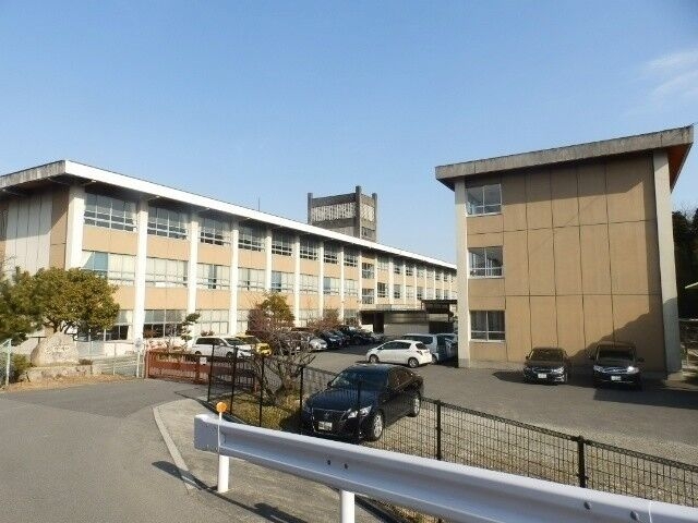 四日市市立朝明中学校 四日市市立朝明中学校