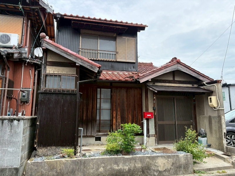 ＫＯＭＩＮＫＡ　ＢＡＳＥ富田一色の外観