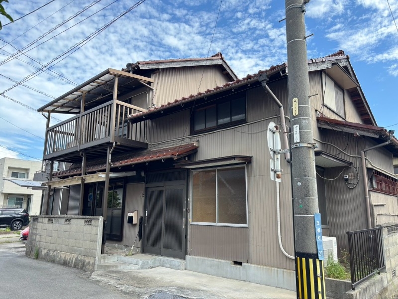 茂福町貸家の外観