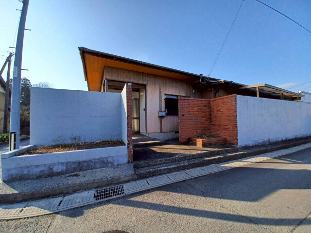 *安町平塚貸家の外観