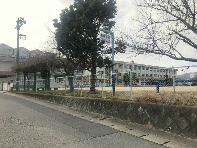名張市立箕曲小学校 名張市立箕曲小学校