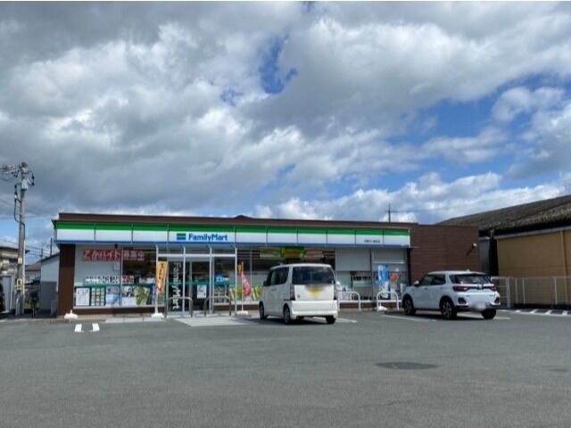 ファミリーマート伊勢竹ケ鼻町店 ファミリーマート伊勢竹ケ鼻町店