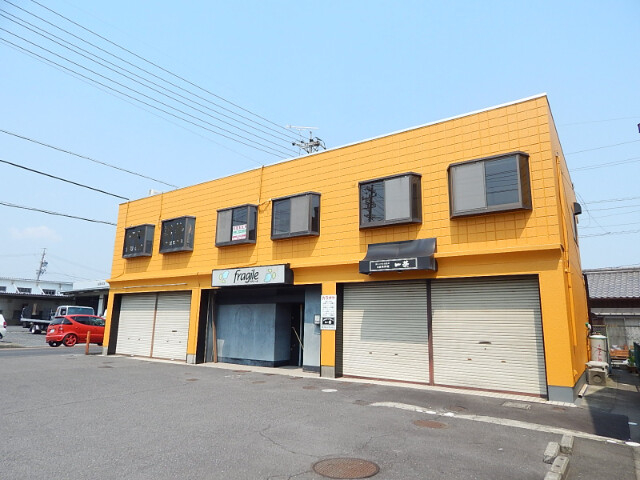 末松ビルの外観