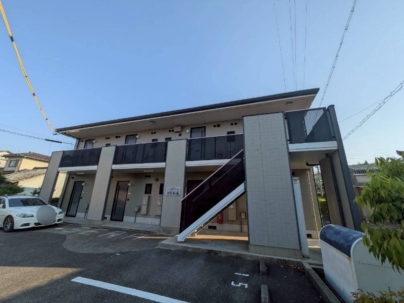 ＳＴ．ＣＲＡＤＬＥ　ＳＥＲＡの外観