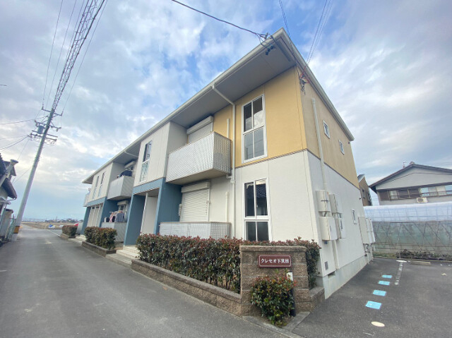 クレセオ下箕田の外観