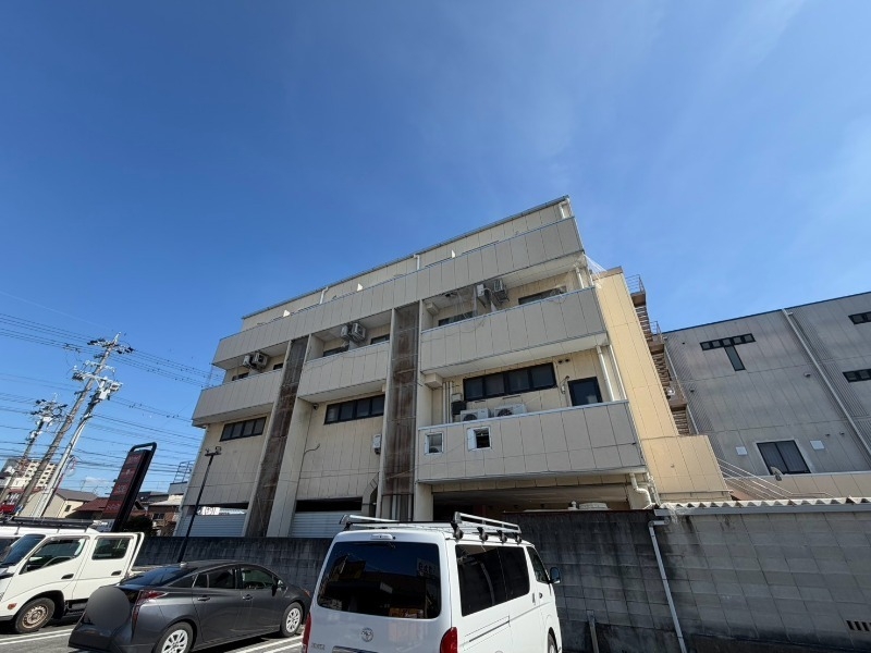 エミュＨＩＲＡＴＡの外観
