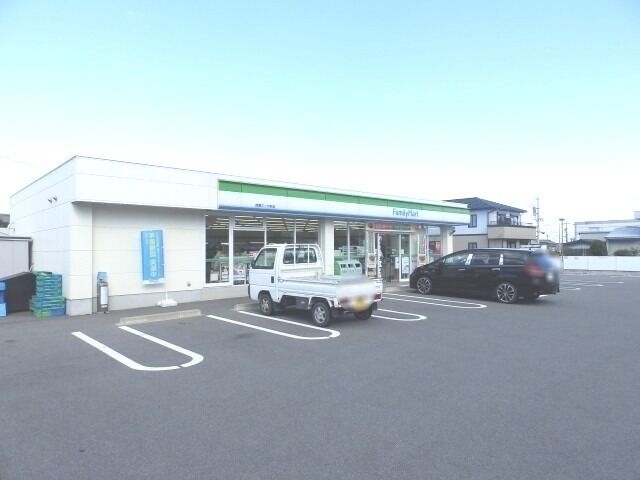 ファミリーマート鈴鹿ホンダ前店 ファミリーマート鈴鹿ホンダ前店