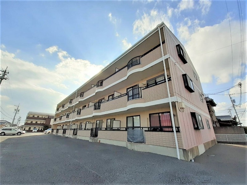 ファミーユ・レイの外観