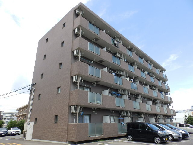 道伯ゴールドヒルズグッドスリーの外観