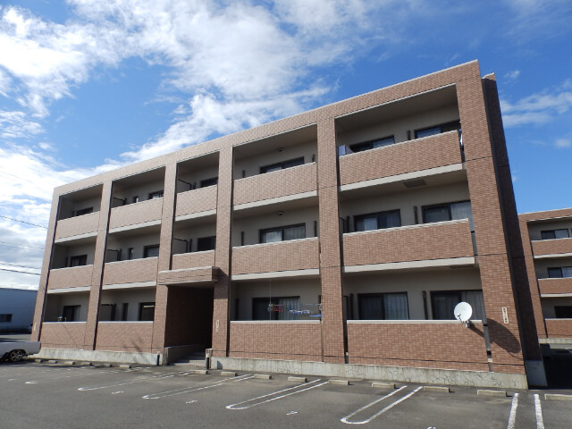 ウッドベルスクエアＢ棟の外観