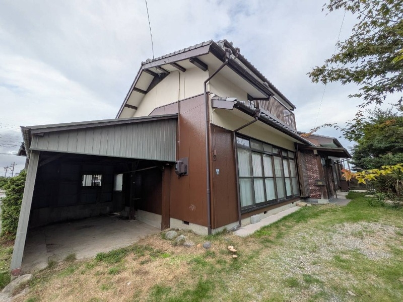 長太栄町貸家の外観